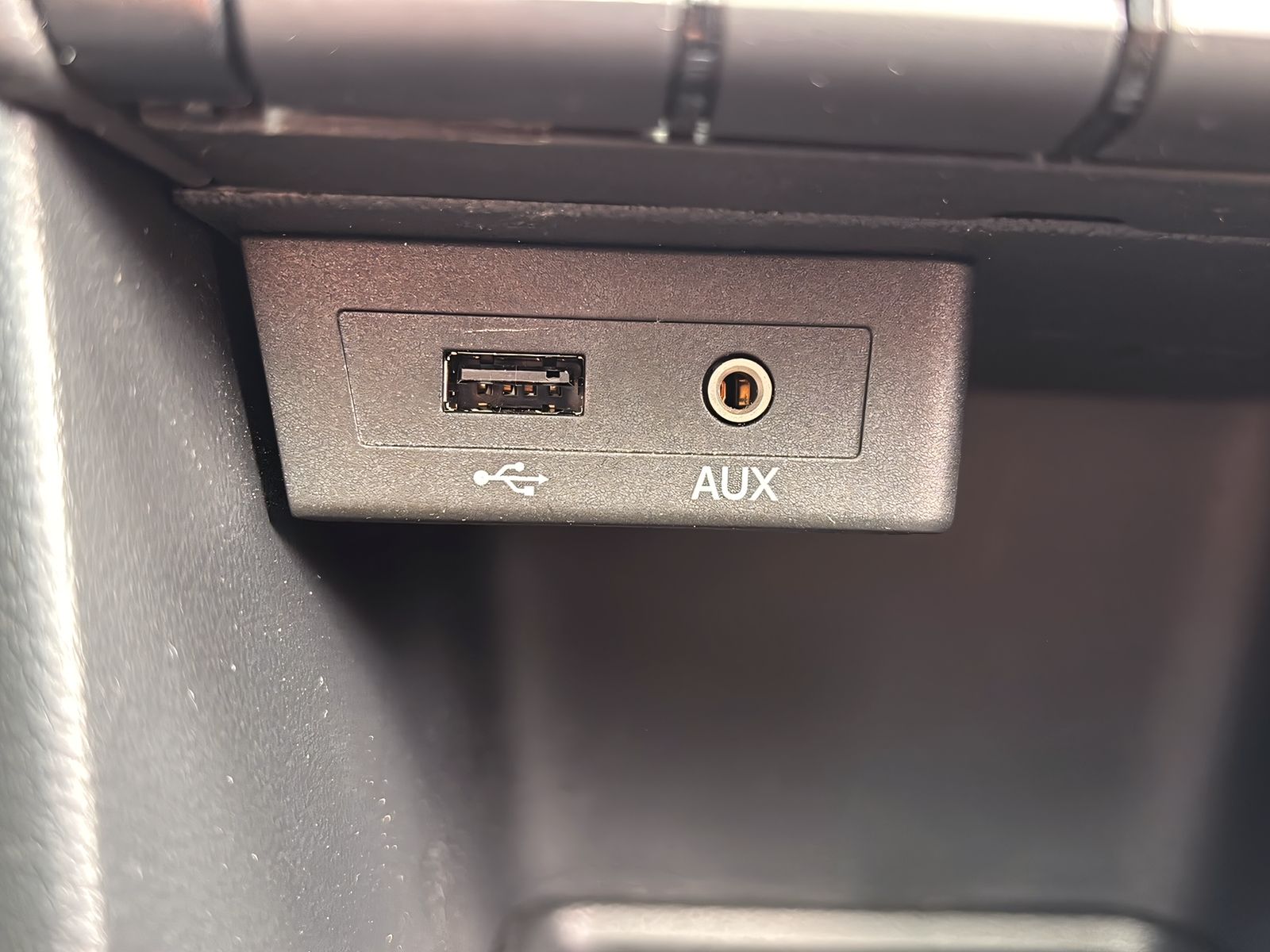 Fahrzeugabbildung SKODA Rapid 1.2i Edition NAVI PANORAMA XENON DAB PDC