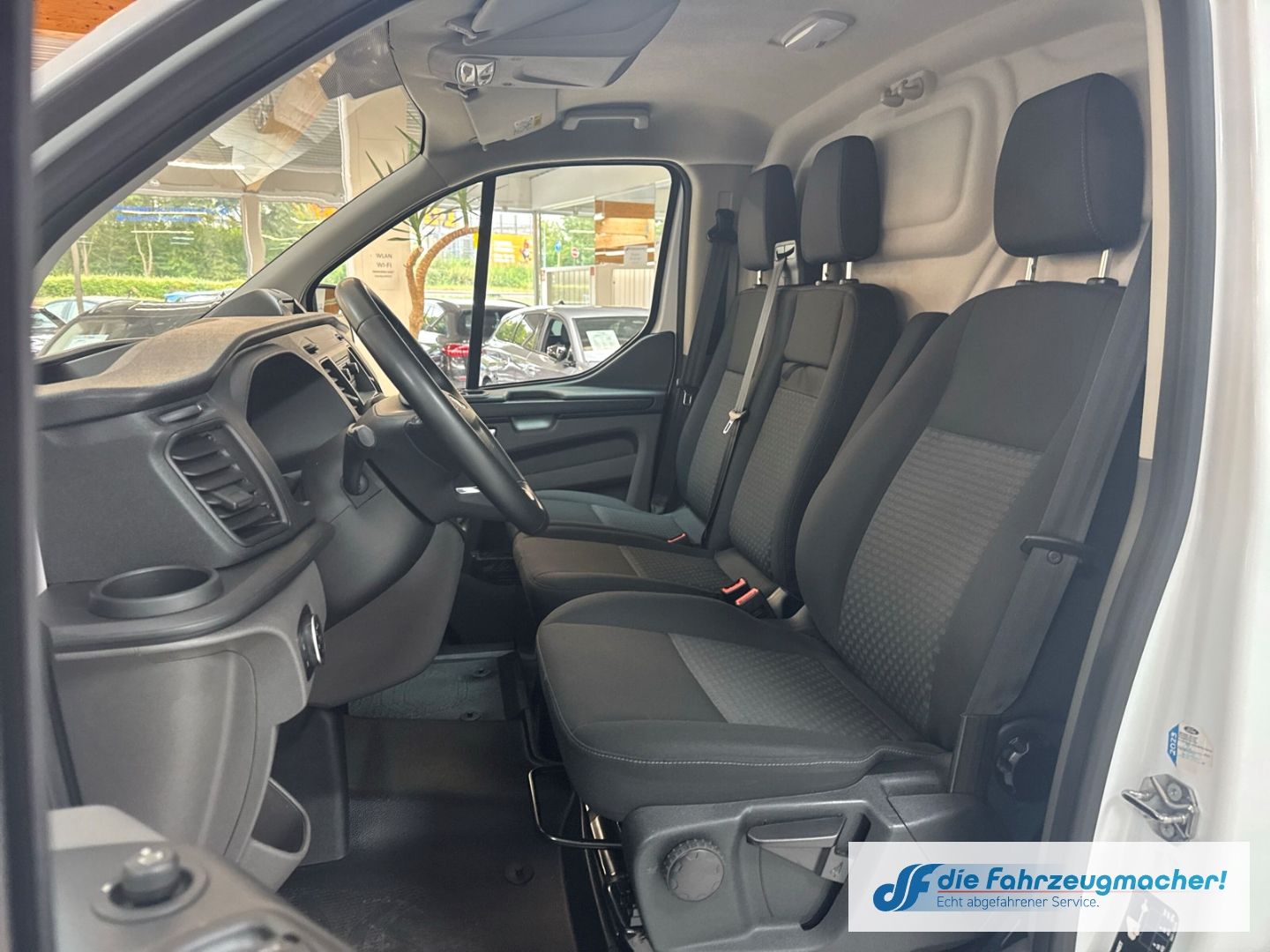 Fahrzeugabbildung Ford Transit Custom Kasten 320 L2 Trend 2.0 TDCi DAB