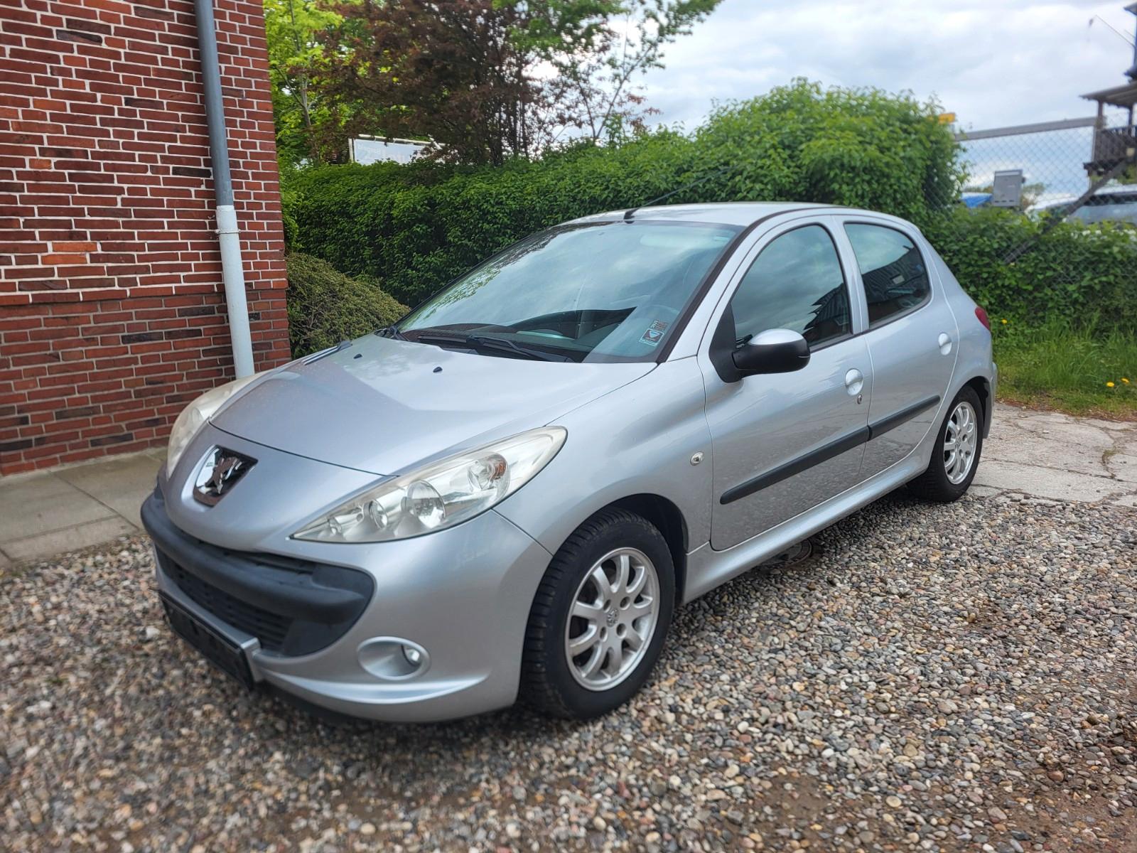 Peugeot 206+ 1.4 HDi*AHK*Klima*4Türig*