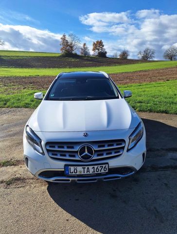 MERCEDES-BENZ GLA 180 PEAK Edition PEAK Edition
