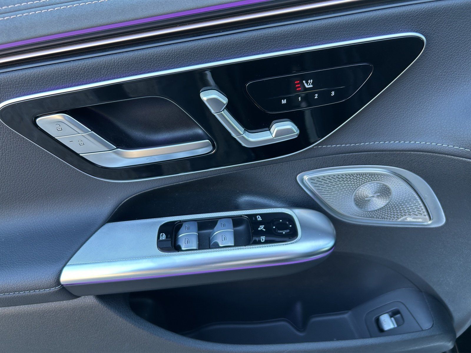 Fahrzeugabbildung Mercedes-Benz EQE 300 Advanc+ DISTRO Memo AIRMATIC Burme KeyGo