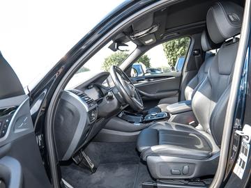 صورة 5 لـ 2024 BMW IX3