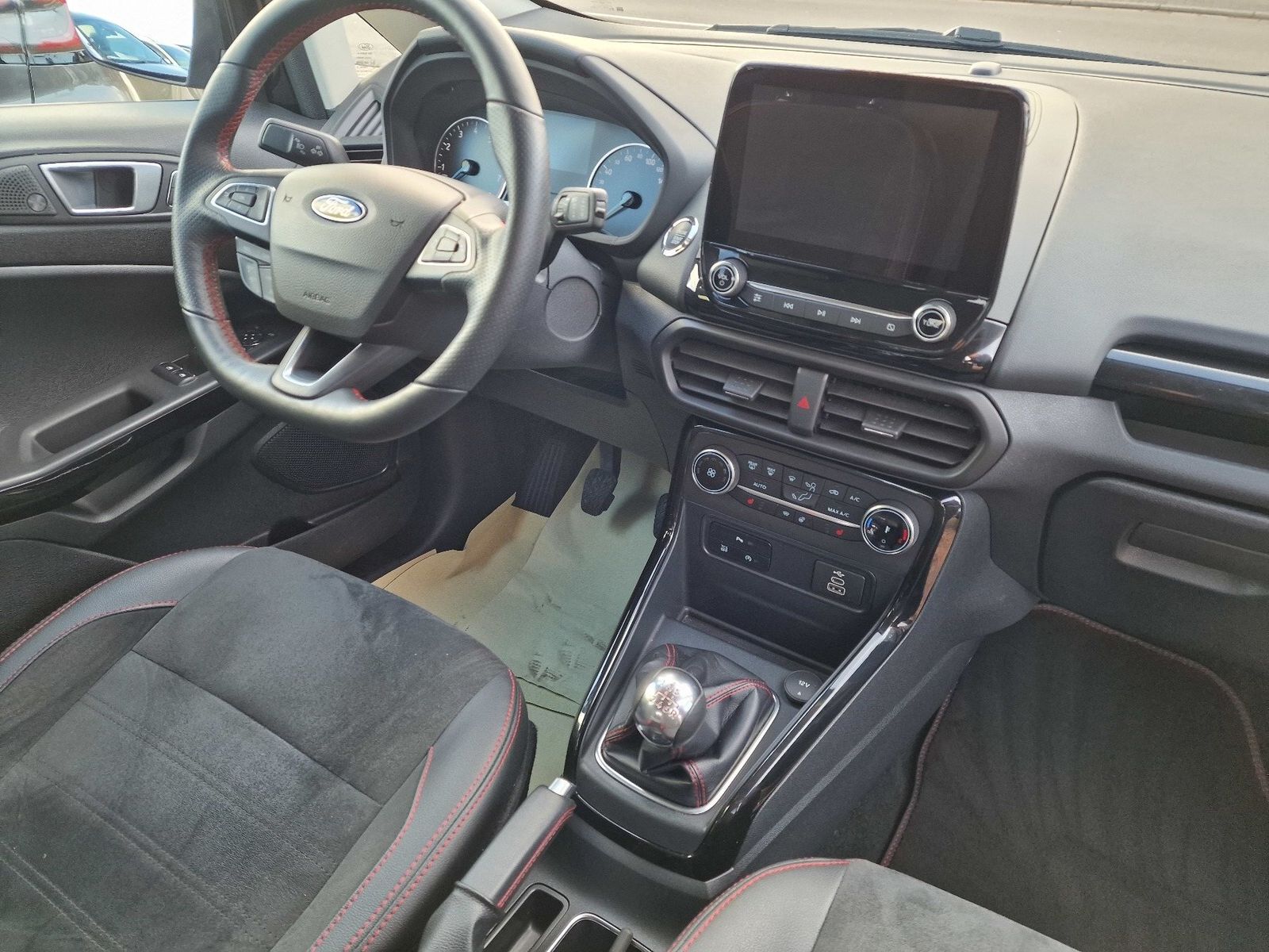 Fahrzeugabbildung Ford EcoSport ST-Line, Technik+Winter+Fahreras.Paket