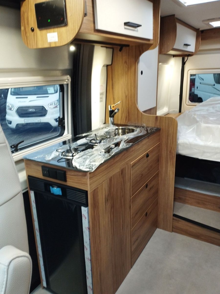 Fahrzeugabbildung Karmann Dexter DE 600 Markise, Captain-Chair-Sitze