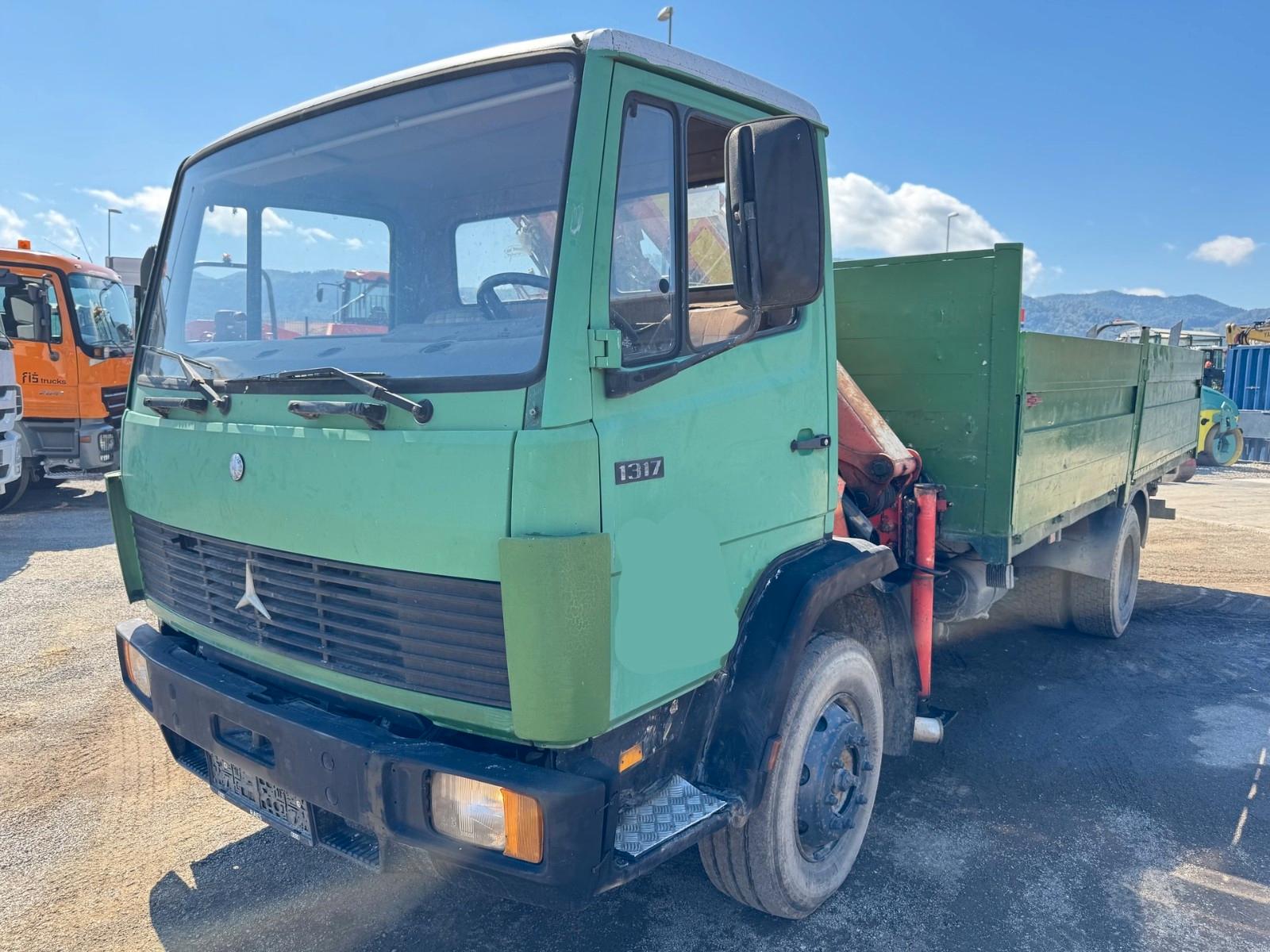 Mercedes-Benz 1317 stake body - PALFINGER PK5200 - 9M