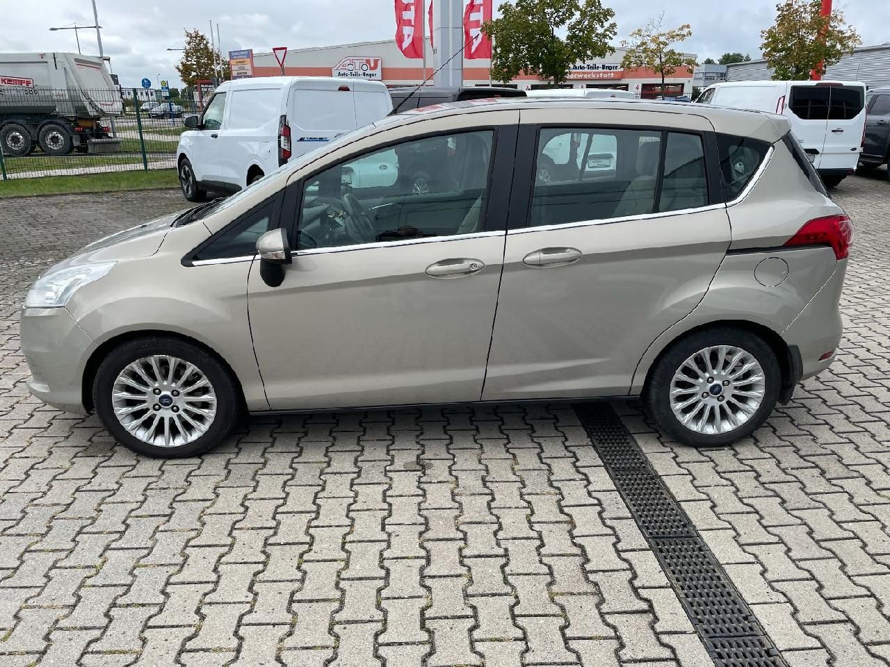 Fahrzeugabbildung Ford B-MAX Titanium, Autom., Kamera, Sitzheiz.
