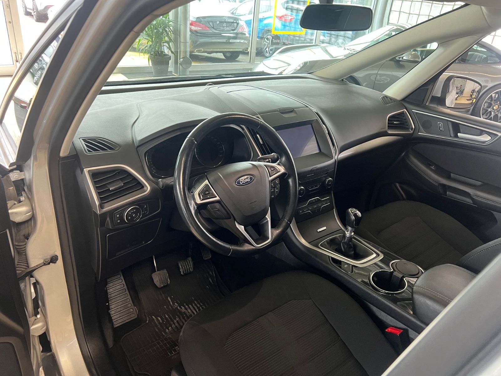 Fahrzeugabbildung Ford Galaxy 2.0 TDCI * 7.SITZER *NAVI*