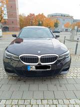 BMW 330I M-Paket - BMW 330 Limousine 330i m paket mit Benzin-Antrieb