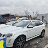 Volvo XC60 T6 AWD Momentum Geartronic Momentum - Volvo Gebrauchtwagen in Pforzheim