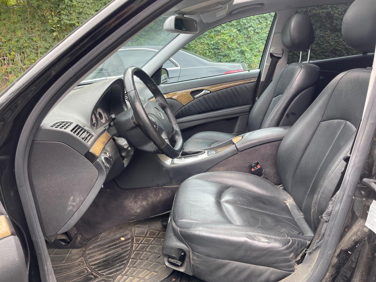 Mercedes-Benz E280 2005 — photo 20