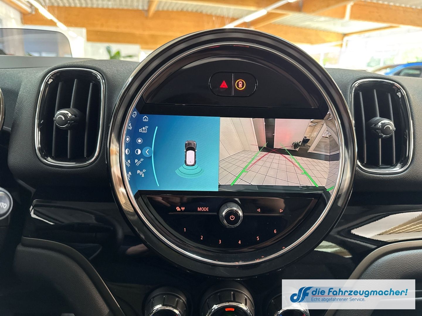 Fahrzeugabbildung MINI Cooper Countryman One Classic Trim Navi LED Blen