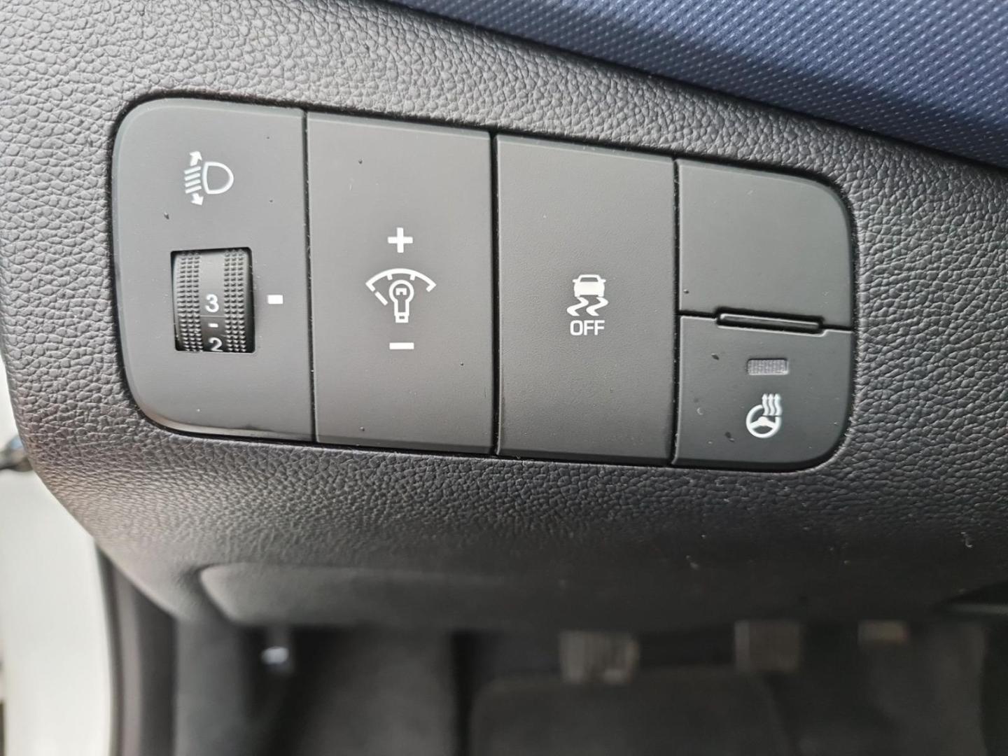 Hyundai i10 YES! 1.0 CLASSIC SILBER-P+ALLWETTER+KLIMA+SH