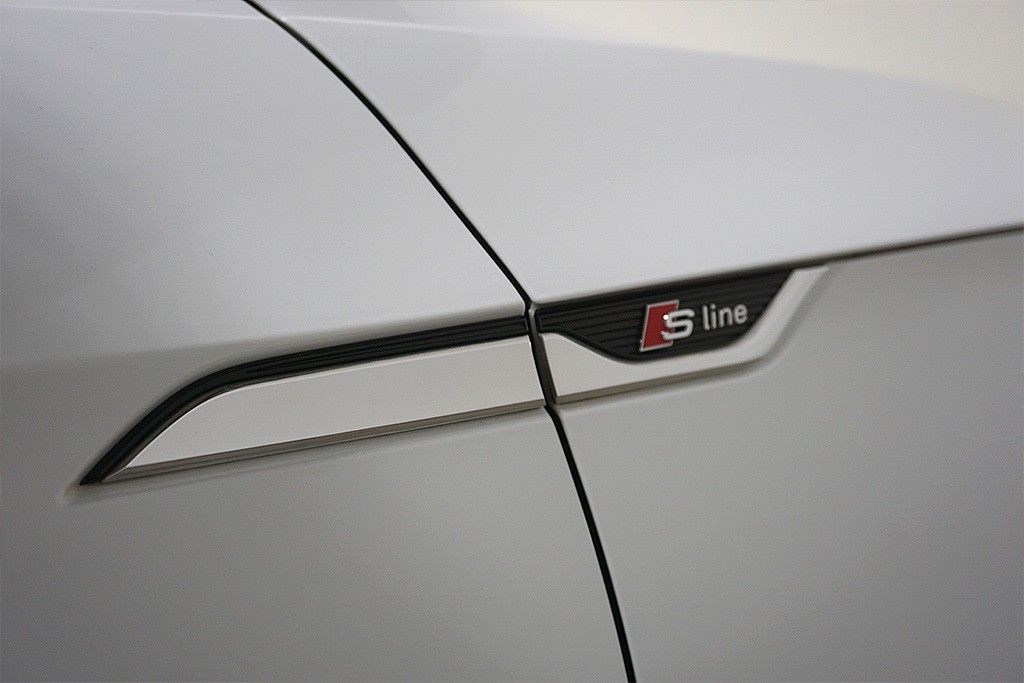 Audi A5 35TDI S-Tronic 2xS-Line Virt. Pano AHK StHz foto 4