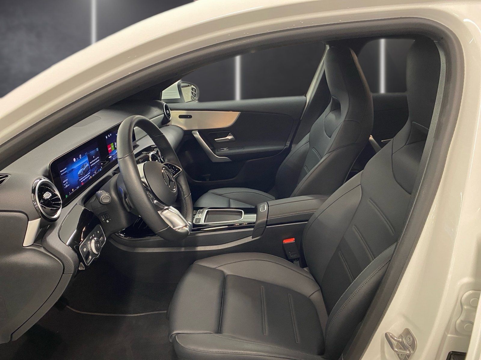Fahrzeugabbildung Mercedes-Benz A 180 Progressive *Totwinkel*LED*Kamera*CarPlay*