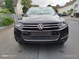 Volkswagen Touareg 3.0 V6 TDI Tiptronic Edition X BMT E... - mit Diesel-Antrieb: Schwarz, Vollleder, Standheizung