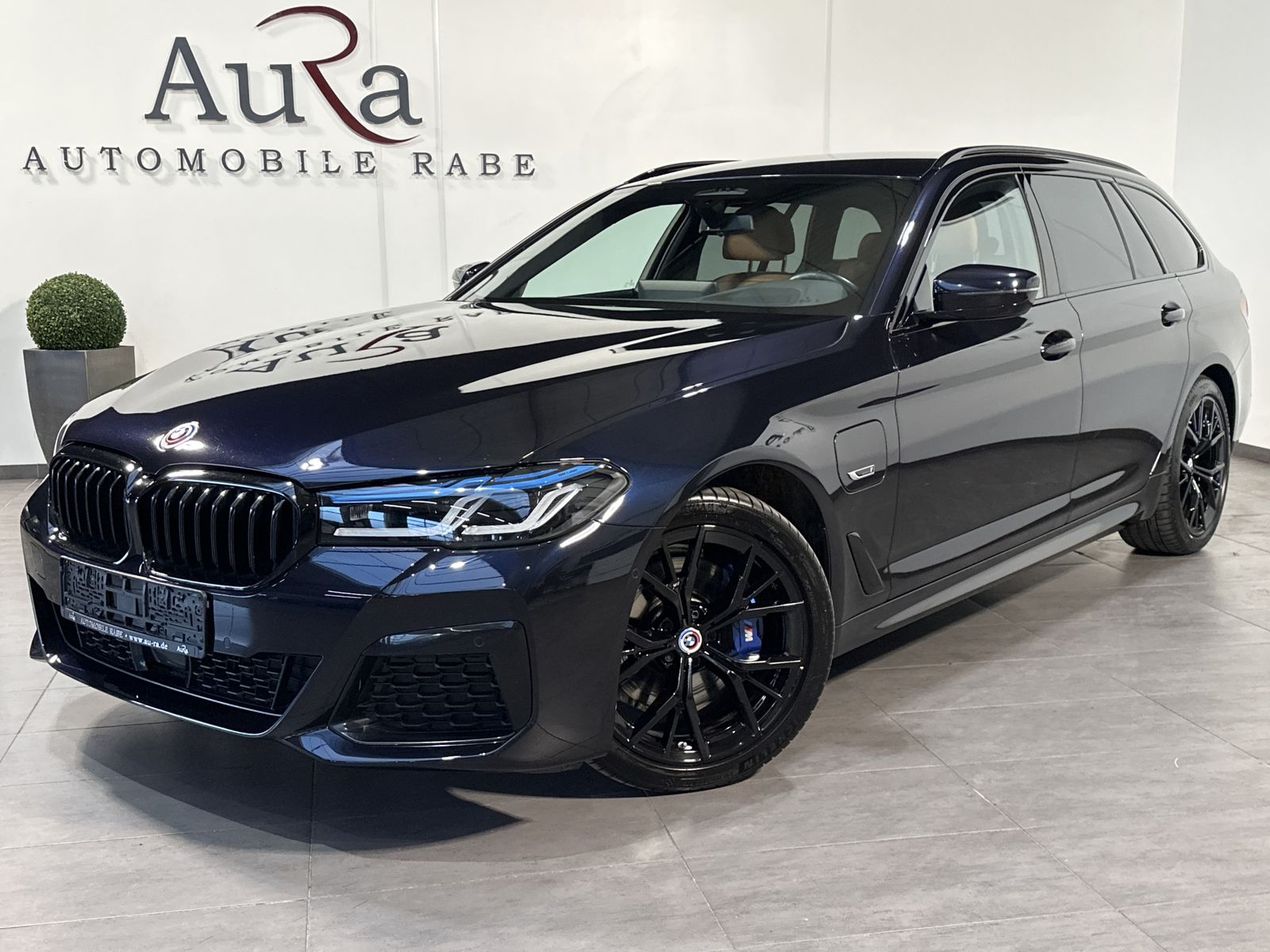 Fahrzeugabbildung BMW 530e Touring xD M-Sport Pro NAV+LASER+AHK+HEADUP