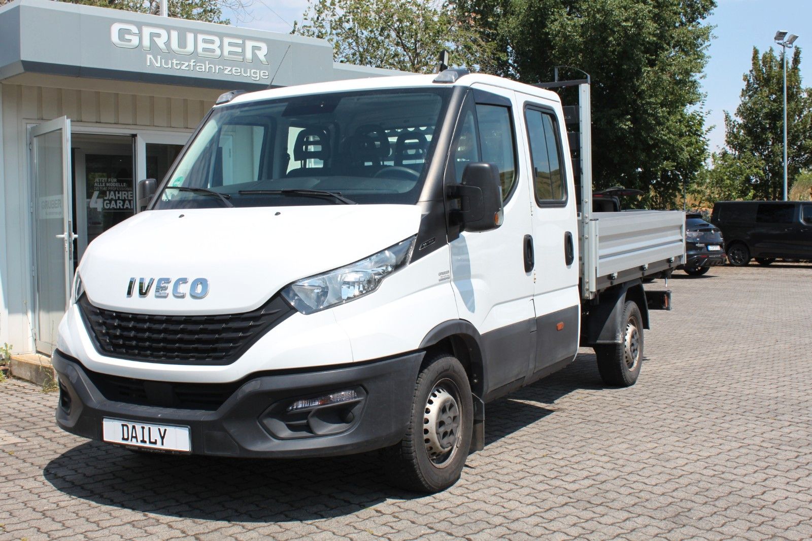 Fahrzeugabbildung Iveco Daily DoKa 35S14Kipper/Webasto