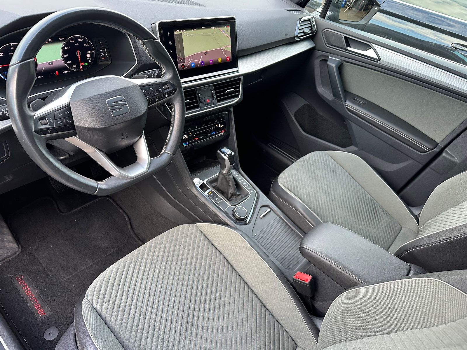 Fahrzeugabbildung SEAT Tarraco 1.4 e-Hybrid Xperience NAV+LED+PANO+AHK