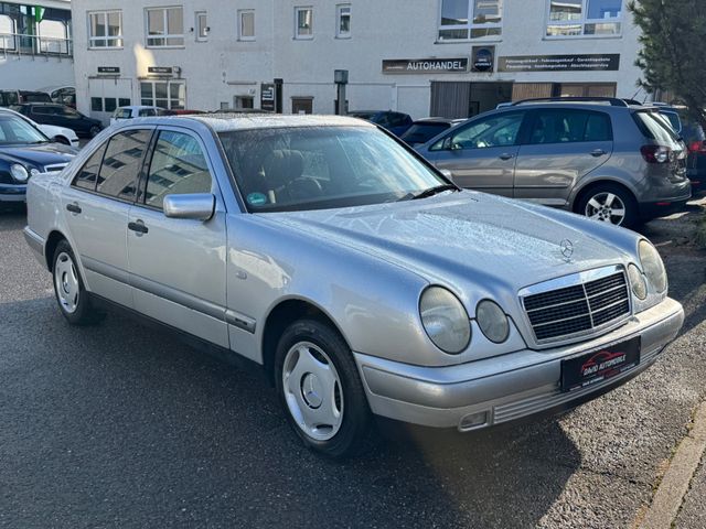 Mercedes-Benz E 200 CLASSIC *TÜV 09-2025/SCHIEBEDACH/GEPFLEGT*