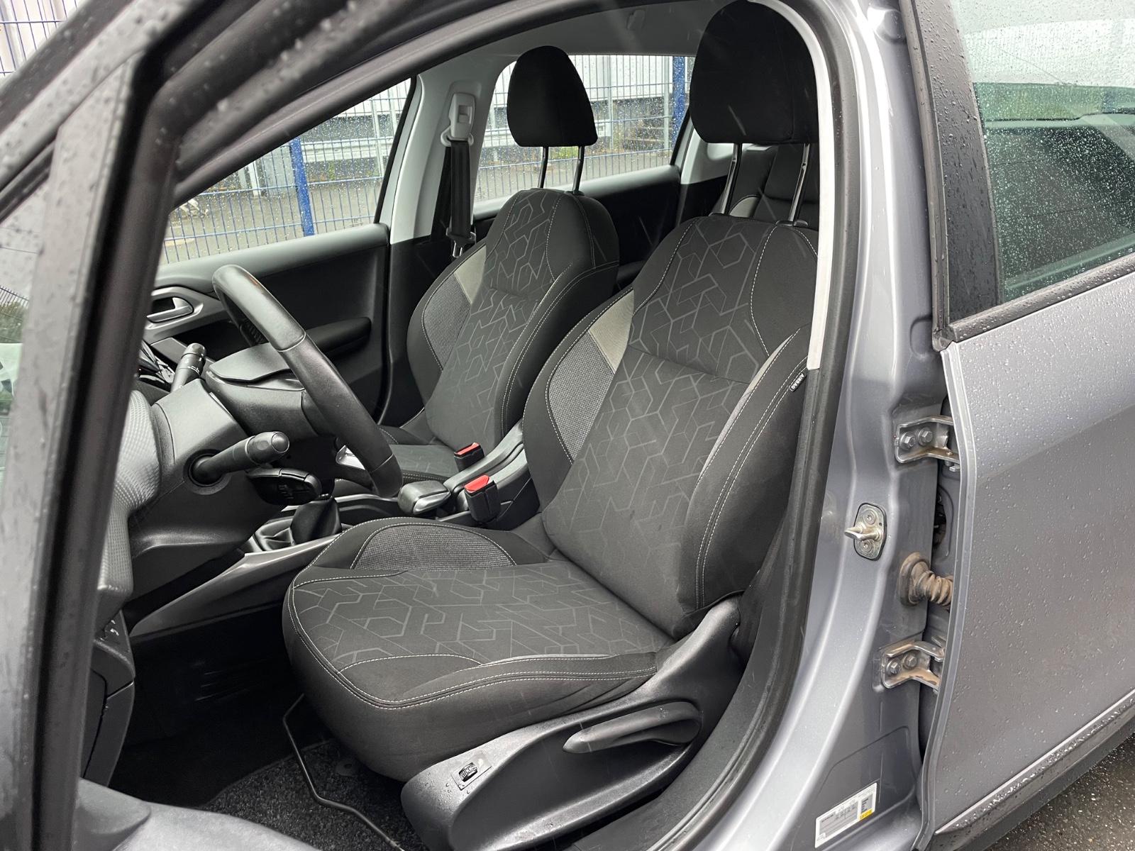 Peugeot 2008 Active 1.2*TEMPOMAT*KLIMAANLAGE*ISOFIX