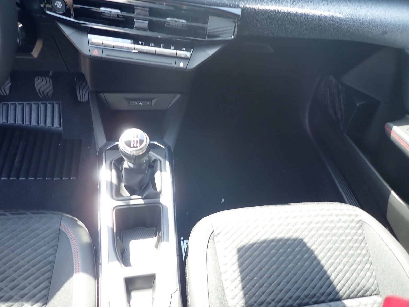 Fahrzeugabbildung Renault Clio Techno TCe 115