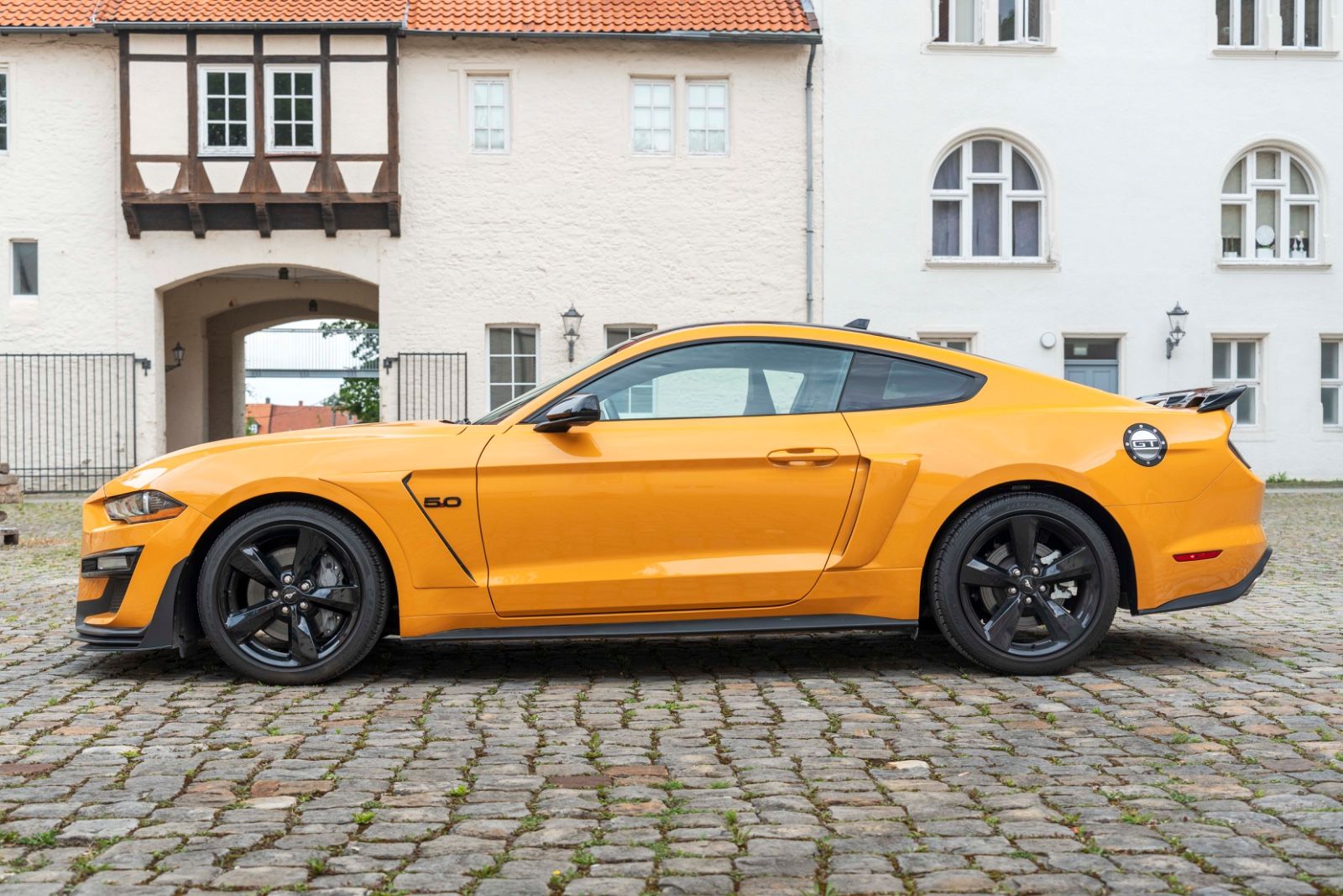 Fahrzeugabbildung Ford Mustang GT 5.0L RECARO TOTW LED KAM NAV