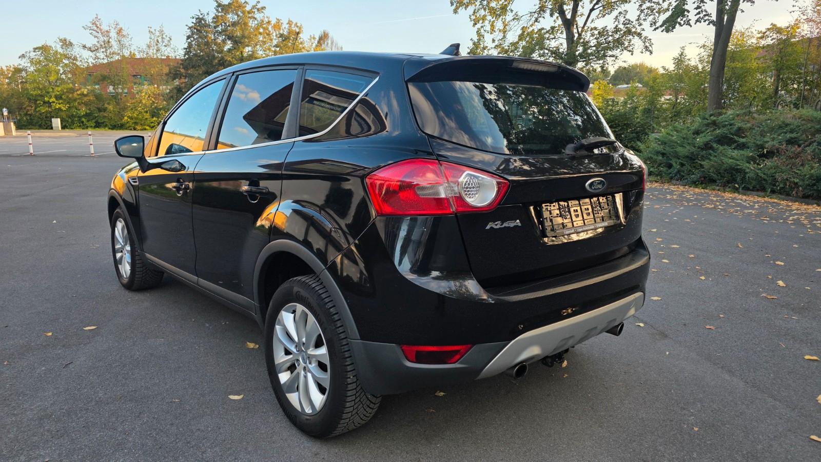 Ford Kuga Titanium 2.5 Turbo 5 cyl. 200 ch BVA 4x4 / Carnet complet / GPS / Sièges chauffants / Attelage 2,1 t