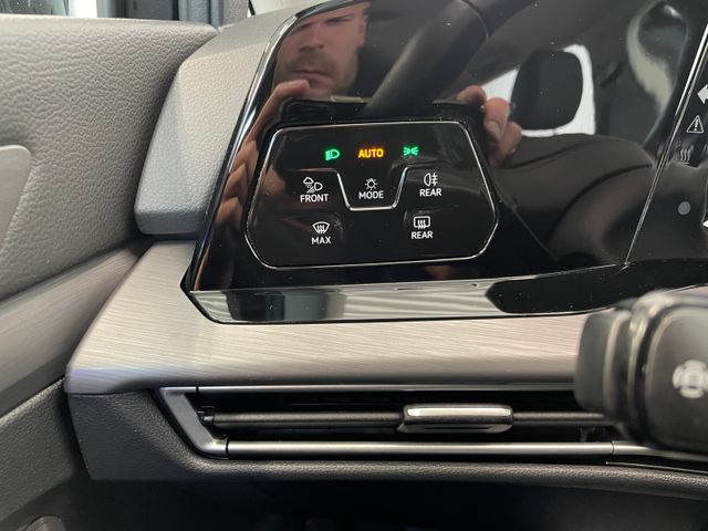 Golf VIII Style 1.5 eTSI DSG NAVI ACC IQ.LIGHT
