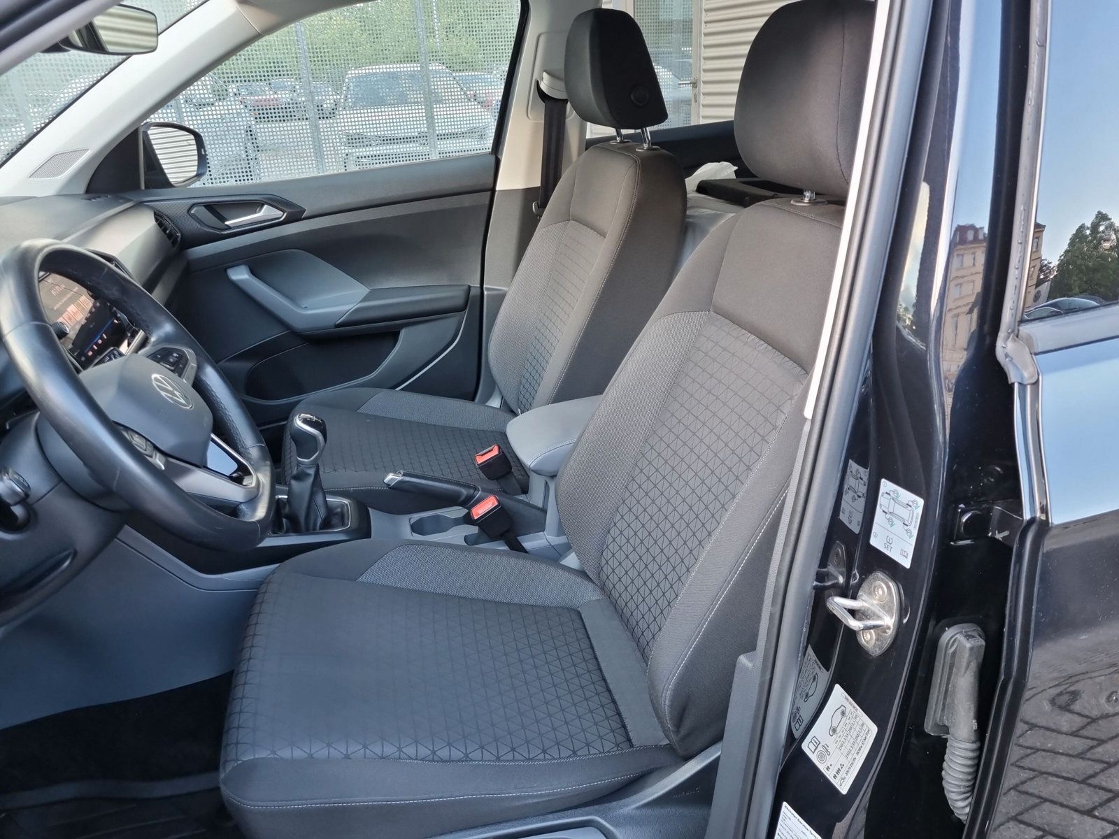 Fahrzeugabbildung Volkswagen T-Cross 1.0 TSI Life KAMERA ACC SHZ