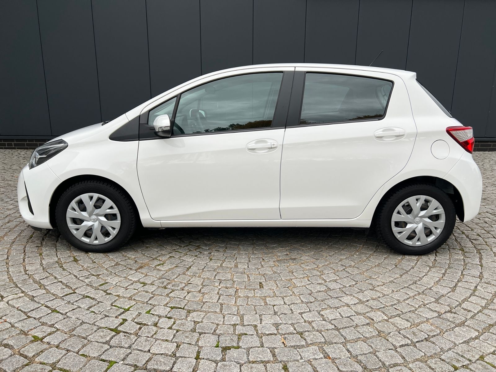 Fahrzeugabbildung Toyota Yaris 1.0 VVT-i Comfort *Klima, Kamera*