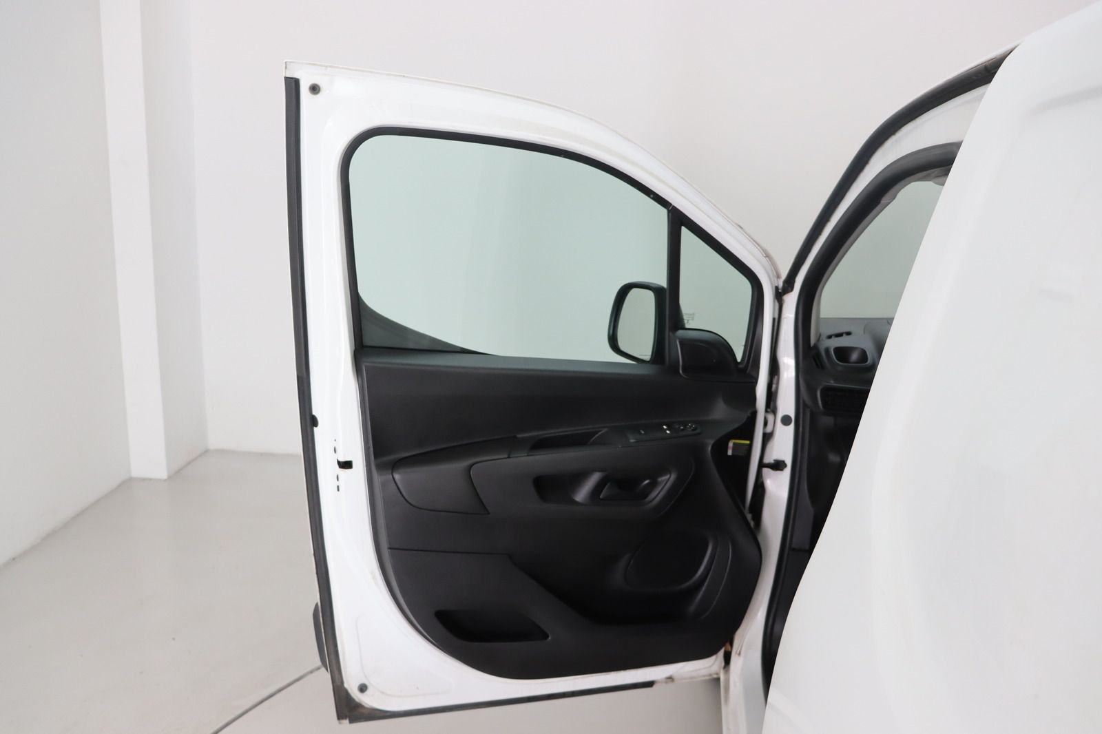 Fahrzeugabbildung Citroën Berlingo Kasten * Navi * Anhängerk. * Lang