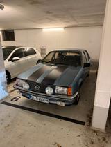 Opel Rekord E1 Berlina 2.0S mit H-Kennzeichen - blaue Opel Rekord