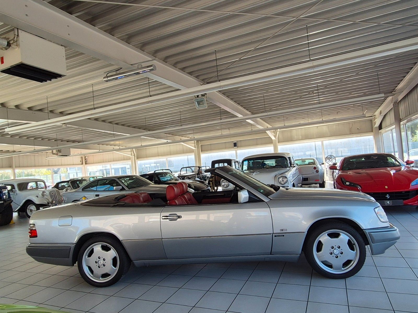 Fahrzeugabbildung Mercedes-Benz E 220 FINAL EDITION/1A Historie+Bestzustand