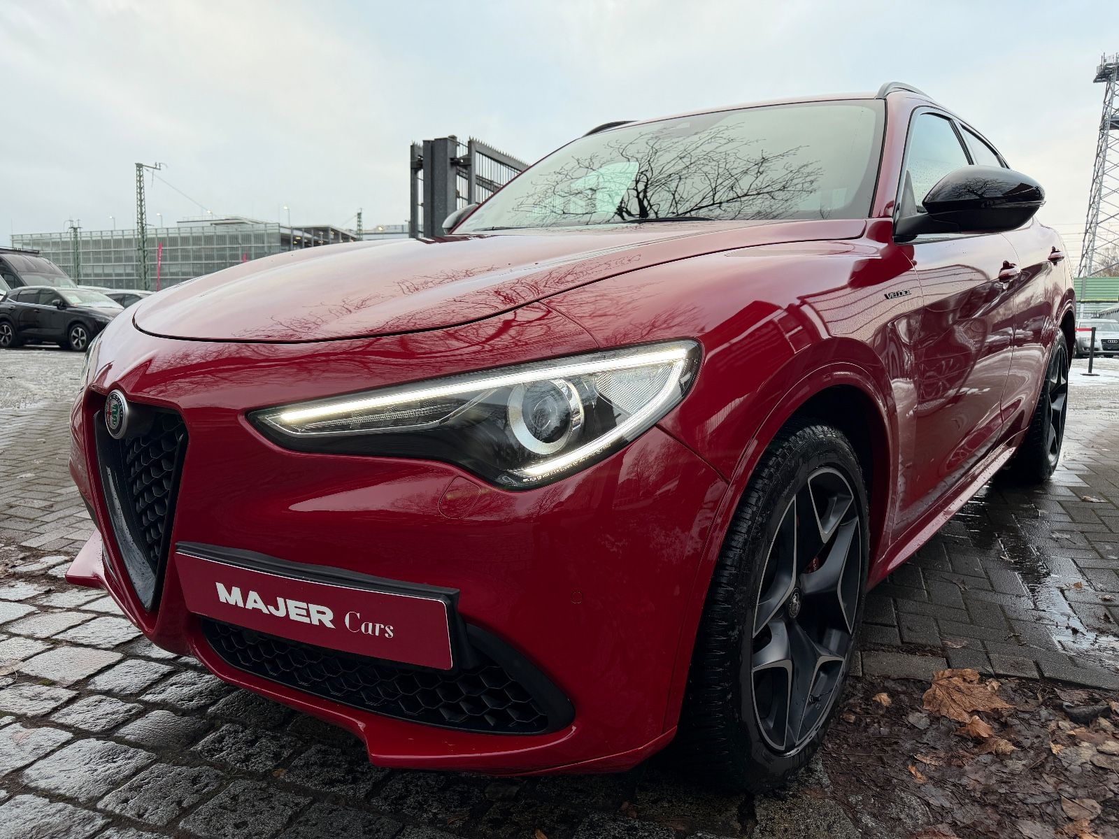 Fahrzeugabbildung Alfa Romeo Stelvio Veloce Q4*LED*LEDER*MEMO*SOUNDTHEATRE