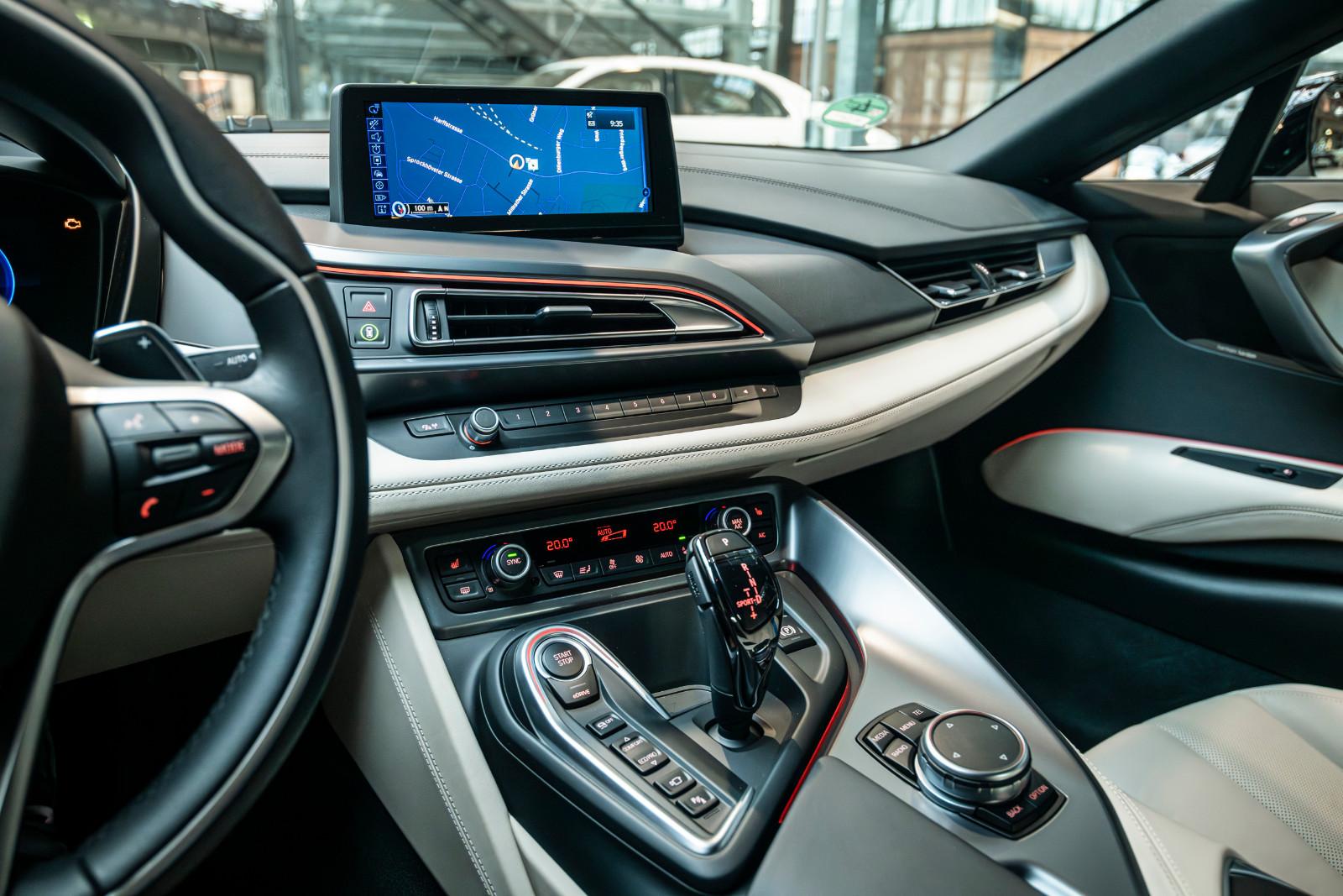 BMW i8 Coupe Pure Impulse