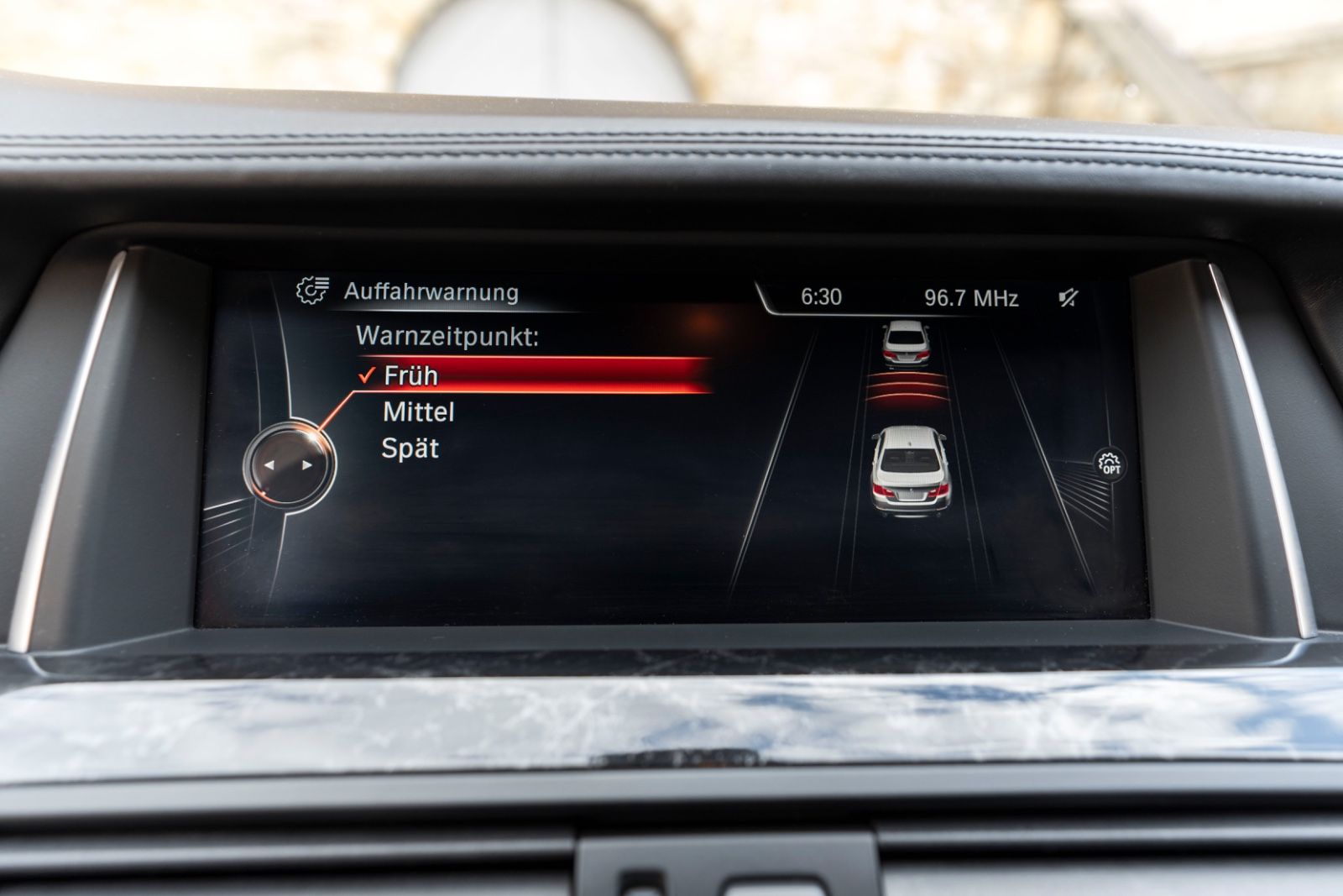Fahrzeugabbildung BMW 550I M-SPORTPAKET HUD H&K LED KAM ACC