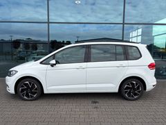 Fahrzeugabbildung Volkswagen Touran 1.5 TSI 7-Sitzer Einparkh. Tempomat 17"