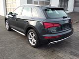 Audi Q5 2.0 TDI 140kW S tronic quattro sport - : Grau, mit Klimaautomatik