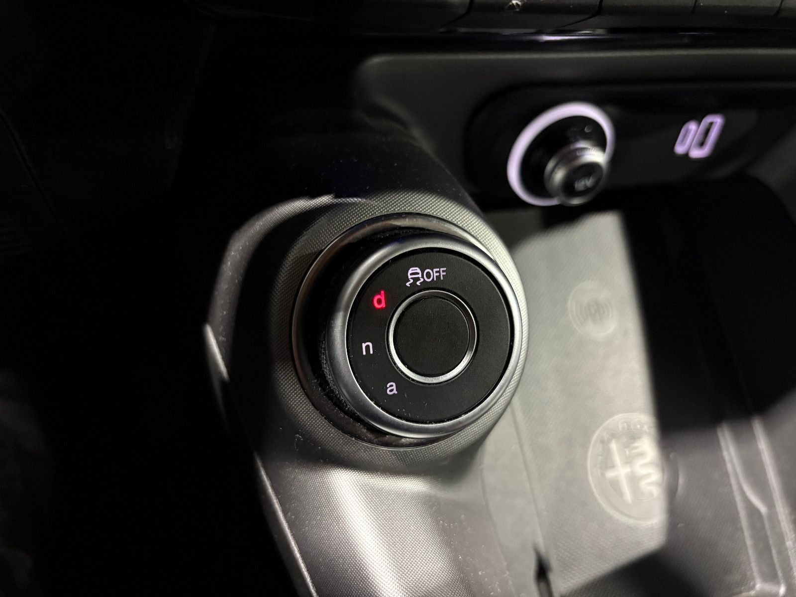 Fahrzeugabbildung Alfa Romeo Tonale Sprint/APPLE/NAVI/ACC/PDC/SPURHALTE/KLIMA