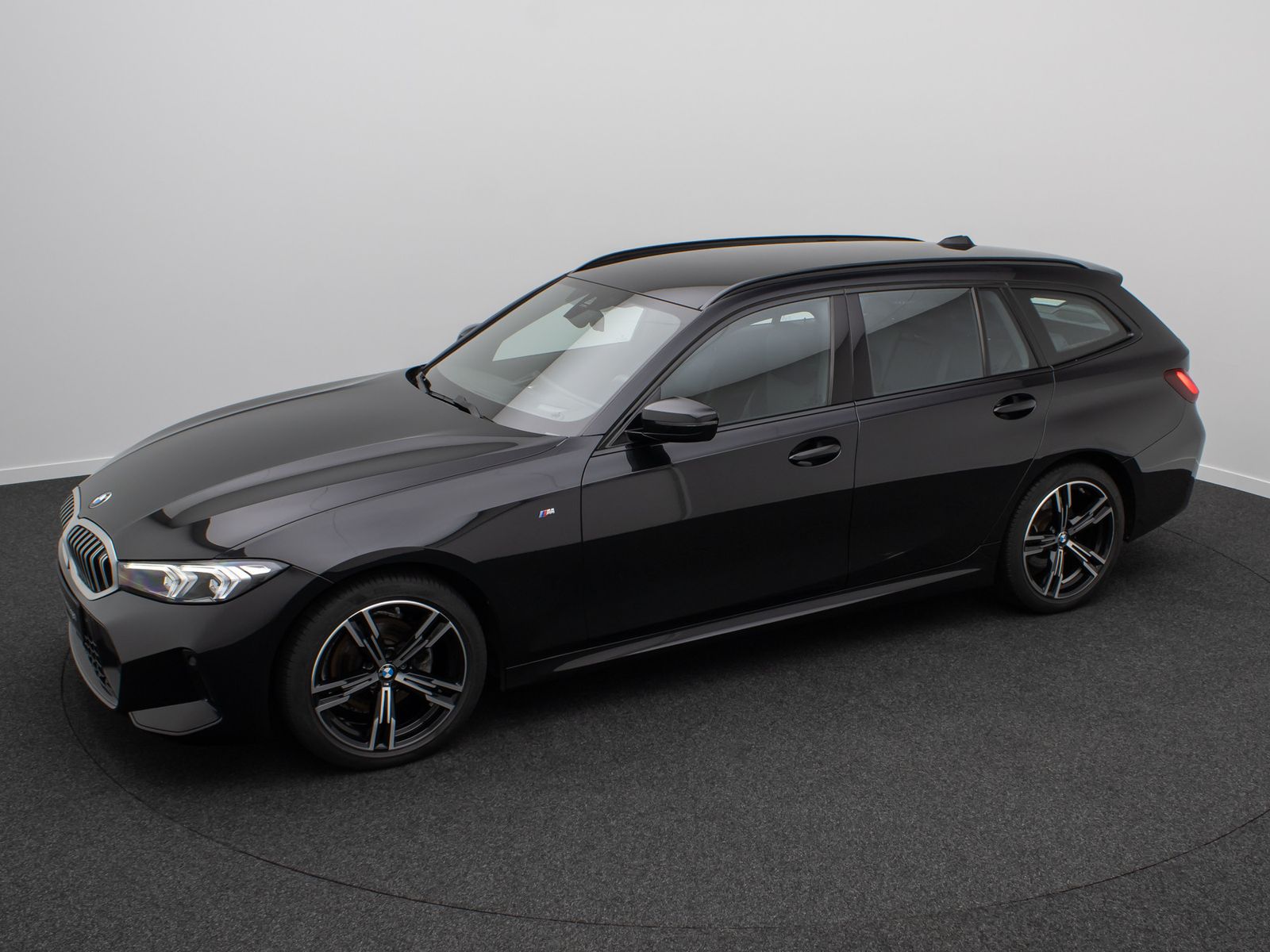 Fahrzeugabbildung BMW 320d xD M Sport DAB Alarm HUD Widscreen 18Zoll