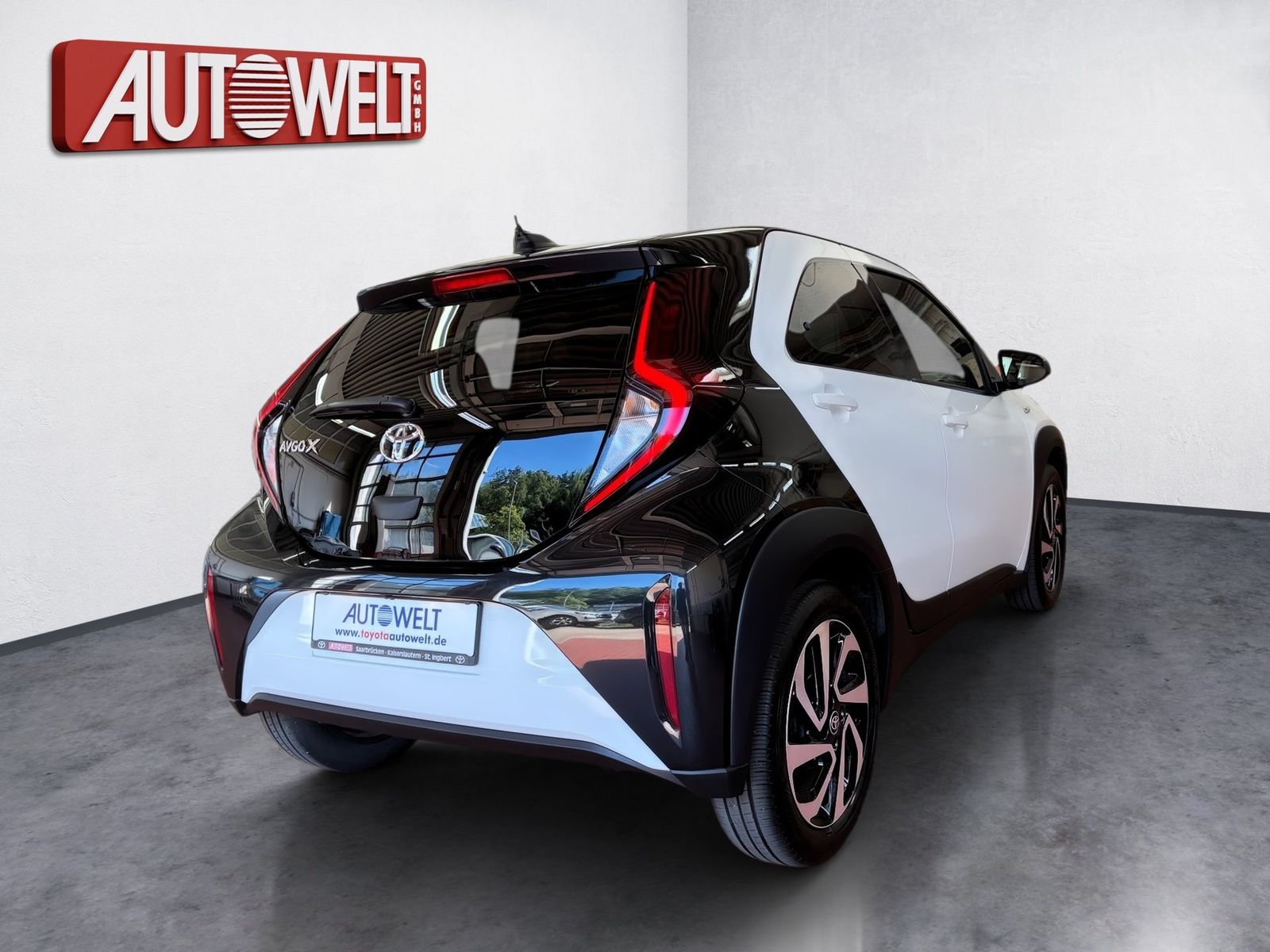 Fahrzeugabbildung Toyota Aygo X 1.0 Black&White SHZ,Winterräder,ACC,PDC