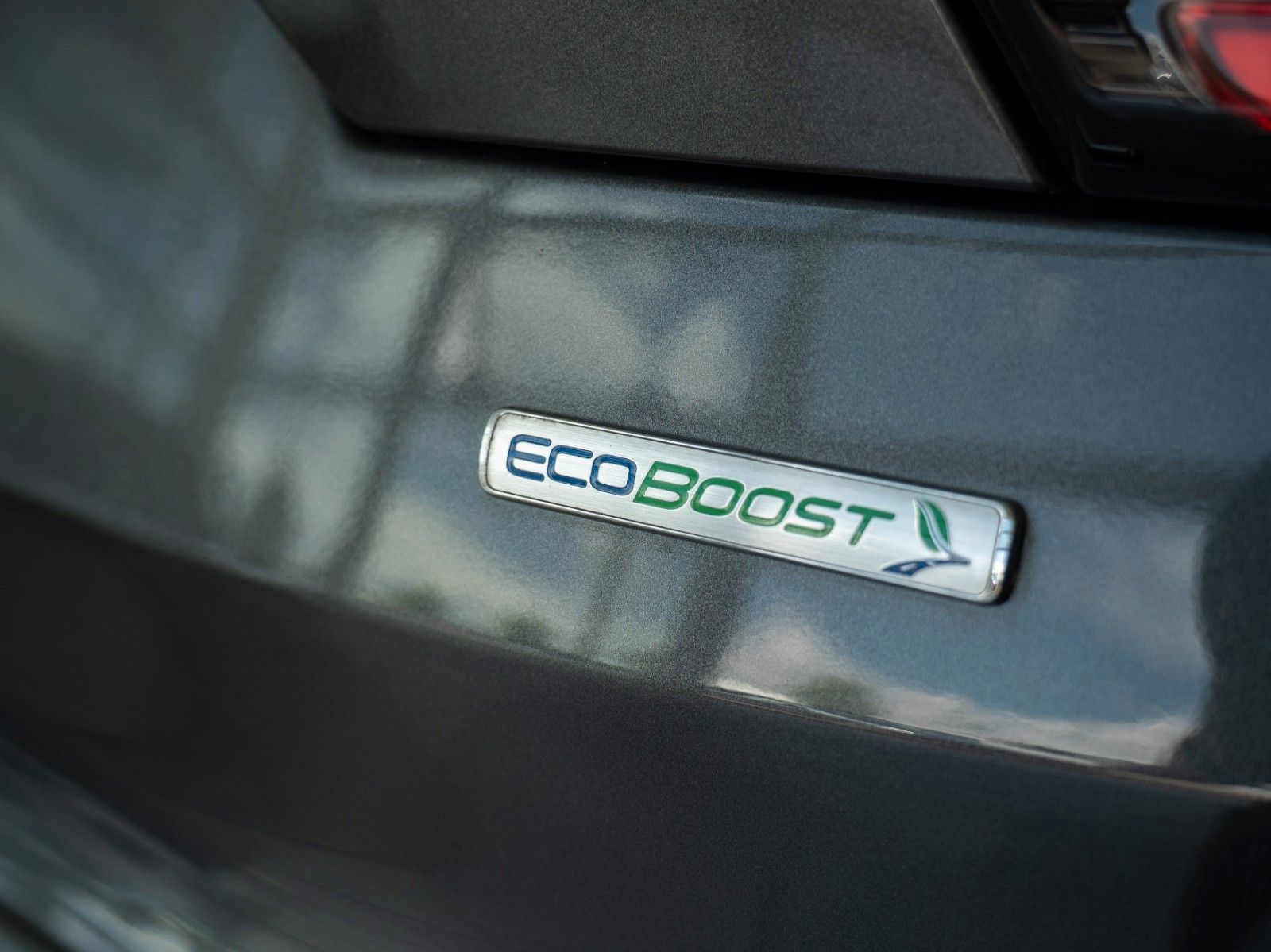 Fahrzeugabbildung Ford Kuga Titanium AUTOM./ALLRAD/NEUER MOTOR MIT 0 KM