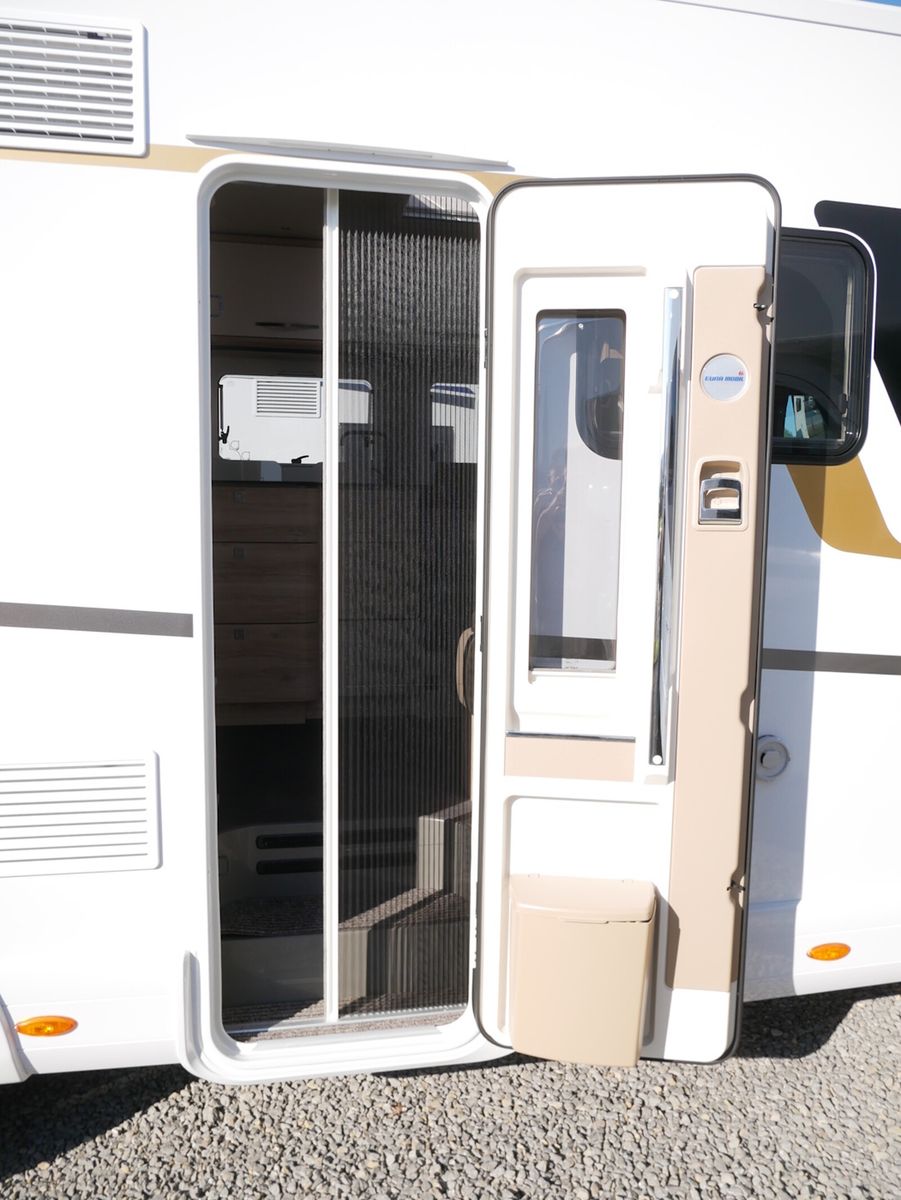 Fahrzeugabbildung Eura Mobil Integra Line IL 720 EF SAT, SOLAR, LUFTFEDERUNG