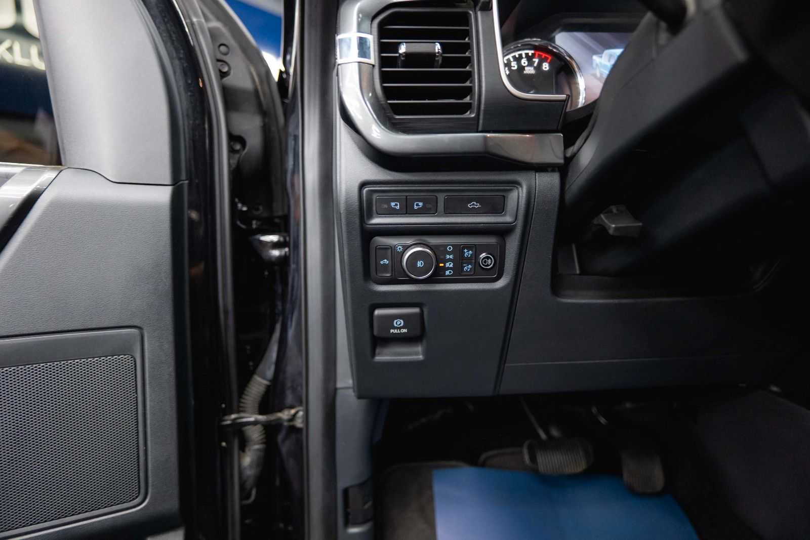 Fahrzeugabbildung Ford F150 5.0L V8 4x4 Offroad SuperCrew RAPTOR 19%