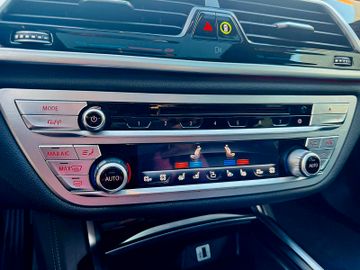 BMW 750 - 9