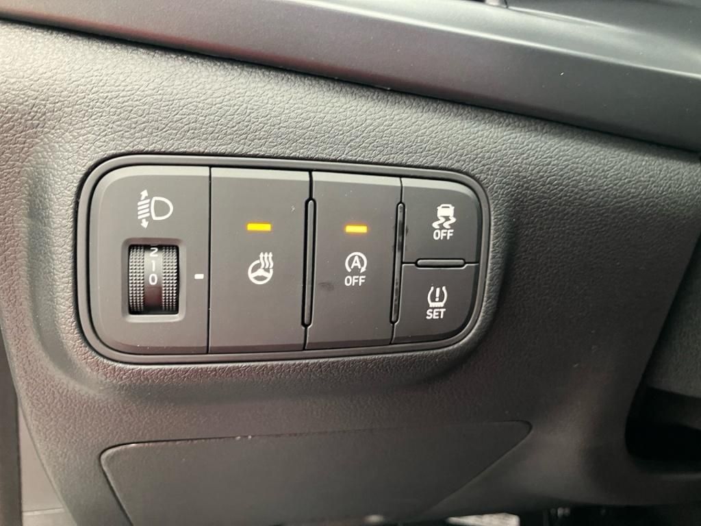Fahrzeugabbildung Hyundai i20 FL (MY25) 1.0 T-GDI (100 PS) 6-MT 2WD Navi