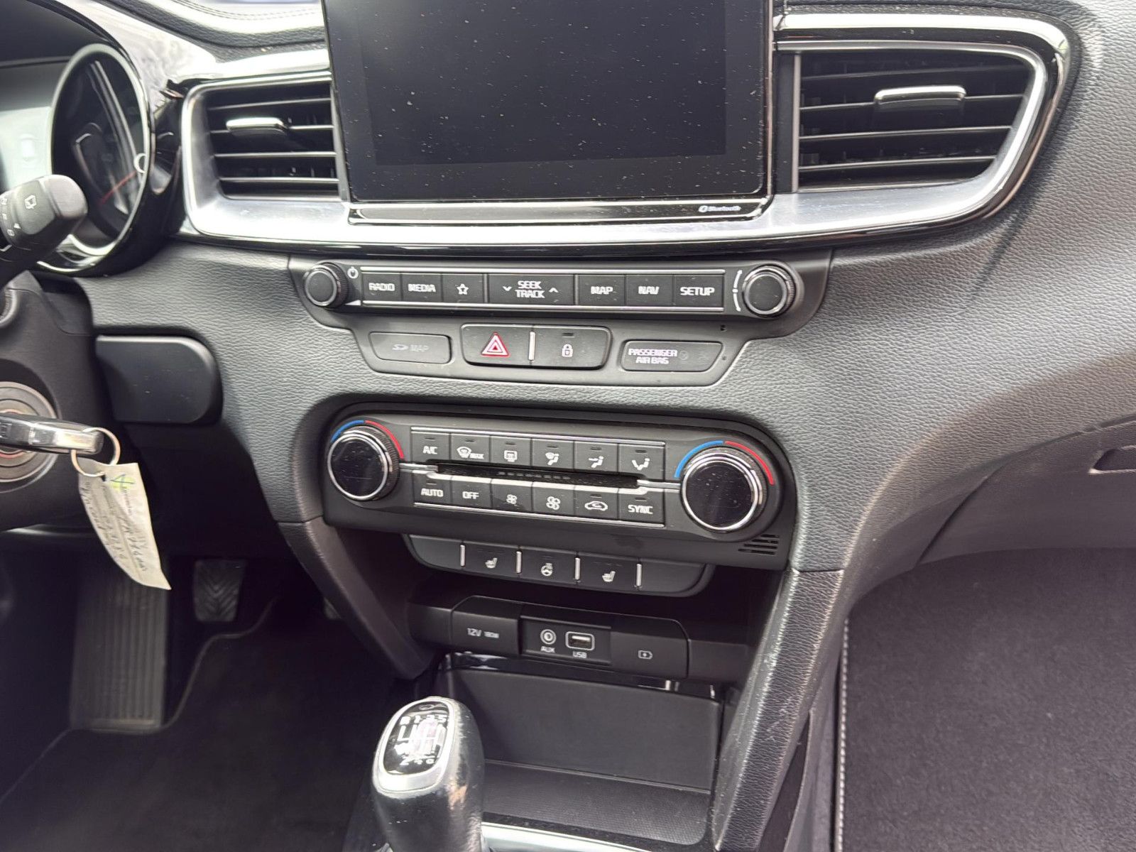 Fahrzeugabbildung Kia cee'd / Ceed/ unfallfrei / AHK