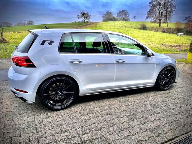 Volkswagen Golf 2.0 TSI DSG 4MOTION R Navi LED H&R Kamera