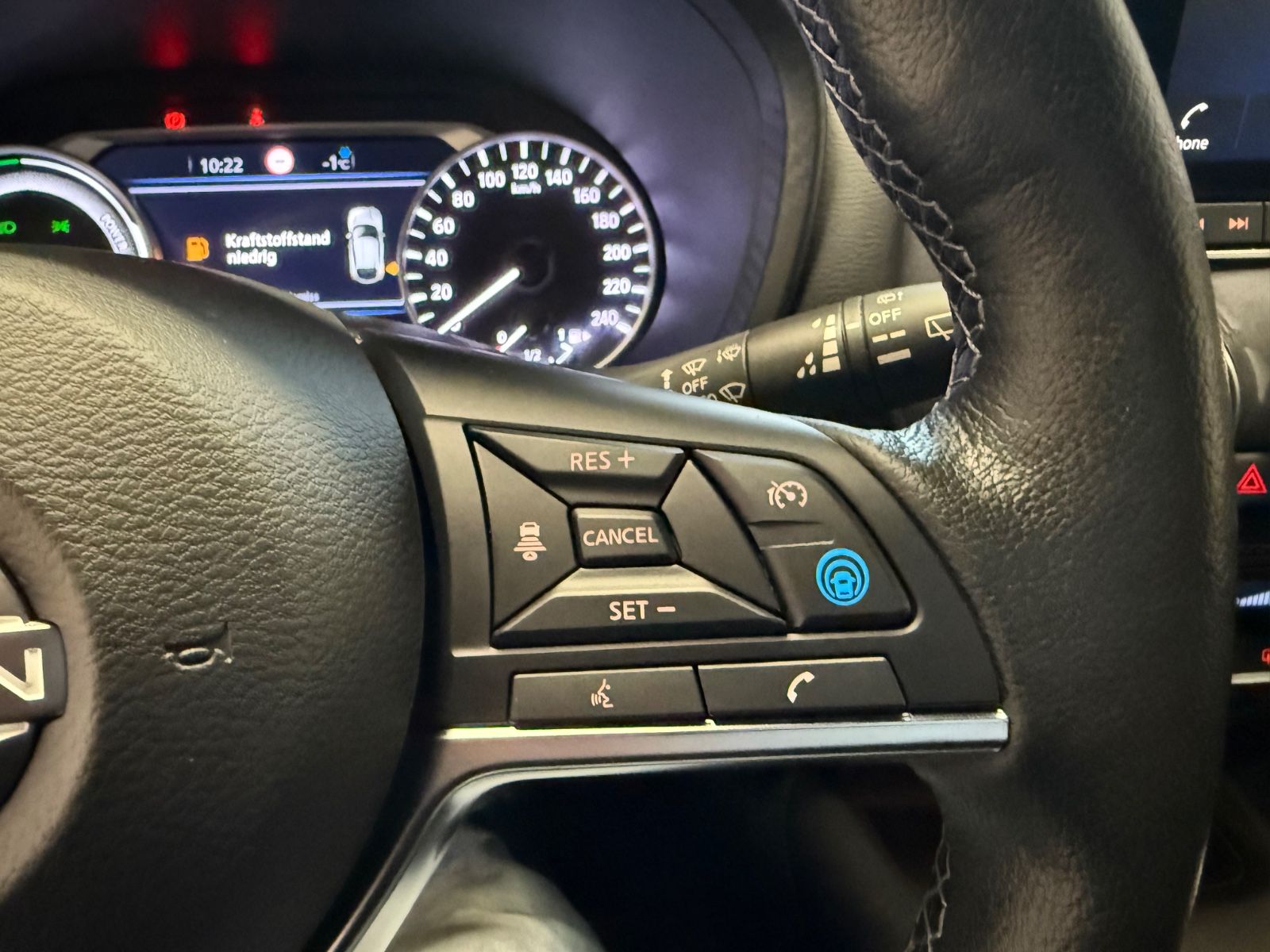 Fahrzeugabbildung Nissan Juke Hybrid Tekna; Leder, 19Zoll, 360°