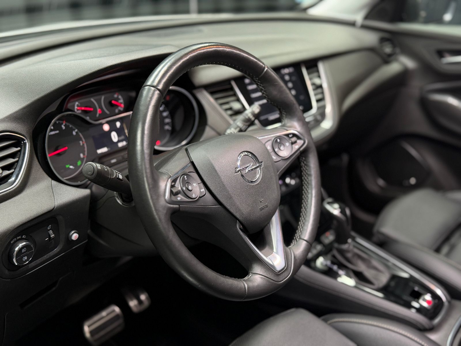 Fahrzeugabbildung Opel Grandland (X) |SITZBELÜFTUNG|360°|STDHZG